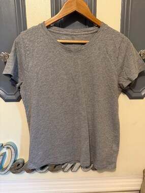 J.Crew Girlfriend Tee Grey Short Sleeve T-Shirt